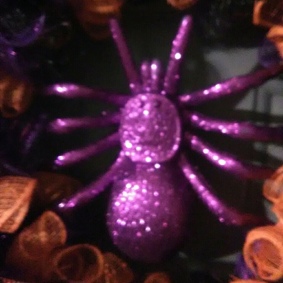 14" Hand Made Halloween Seasonal Wreath - Picture 2 of 8